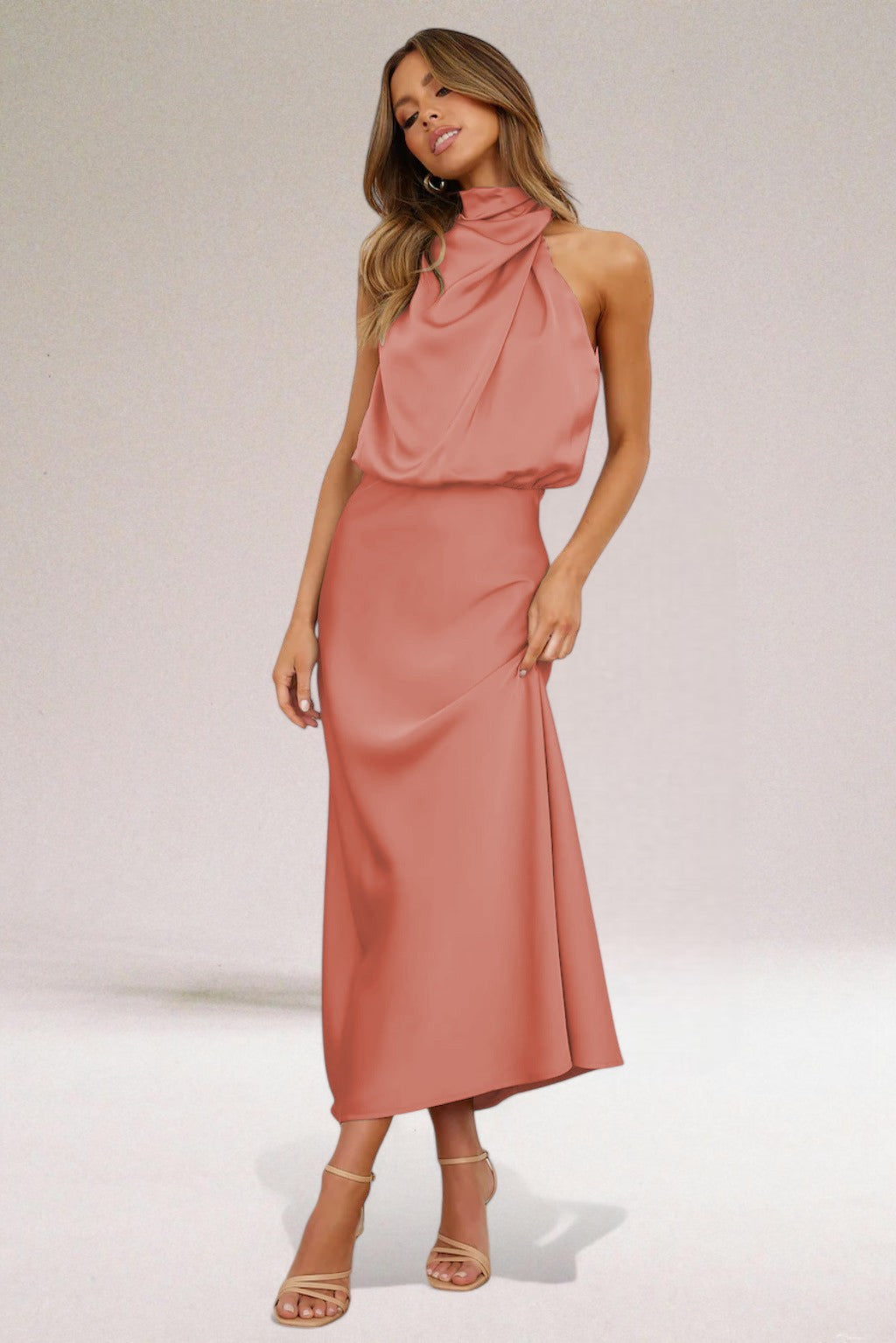 Flavia™ | Glamouröses Satin-Kleid mit Neckholder