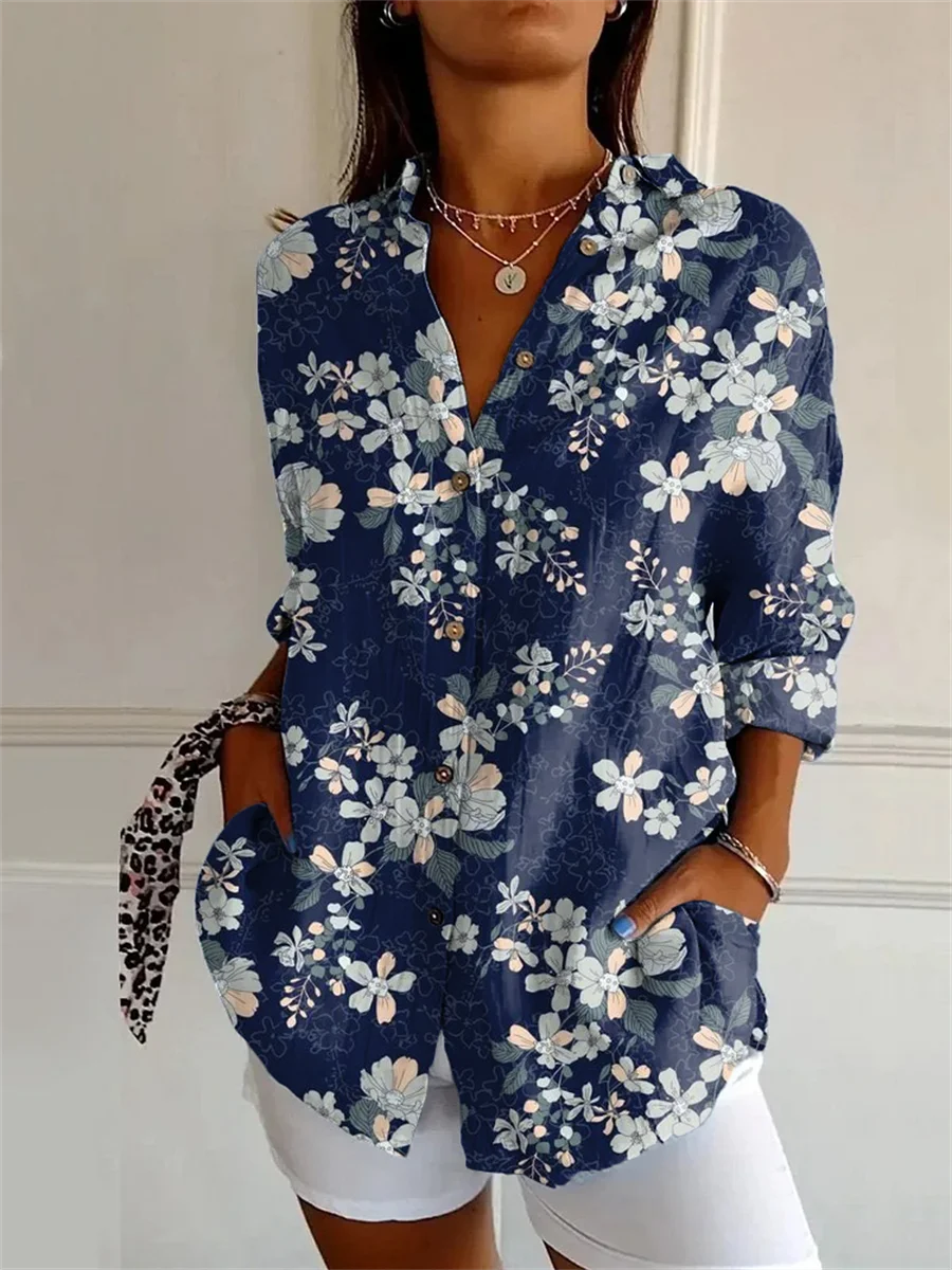 Ilse - Blaue Bluse mit Blumenmuster